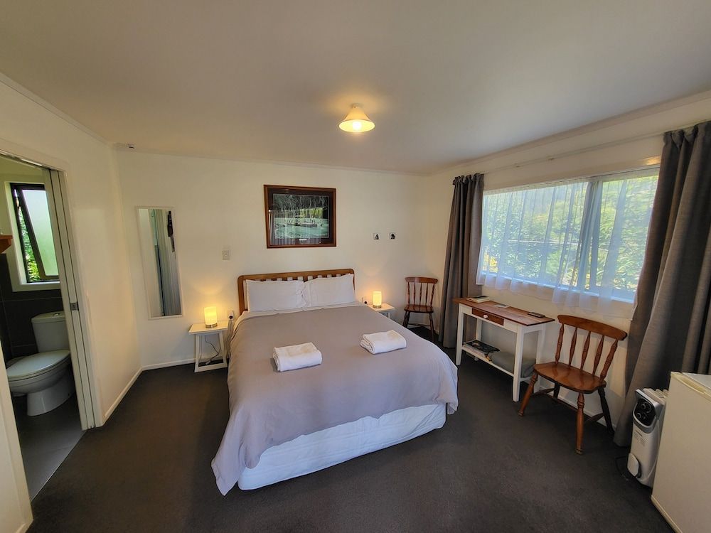 Off The Beaten Trail Accommodation & Bike Tours Kea Studio 2