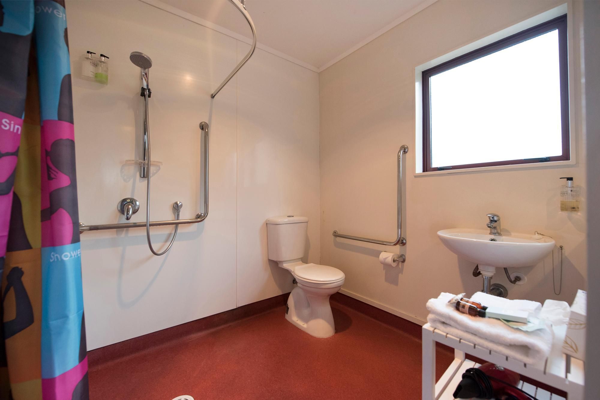 Adventure Lodge & Motel Access Unit 3