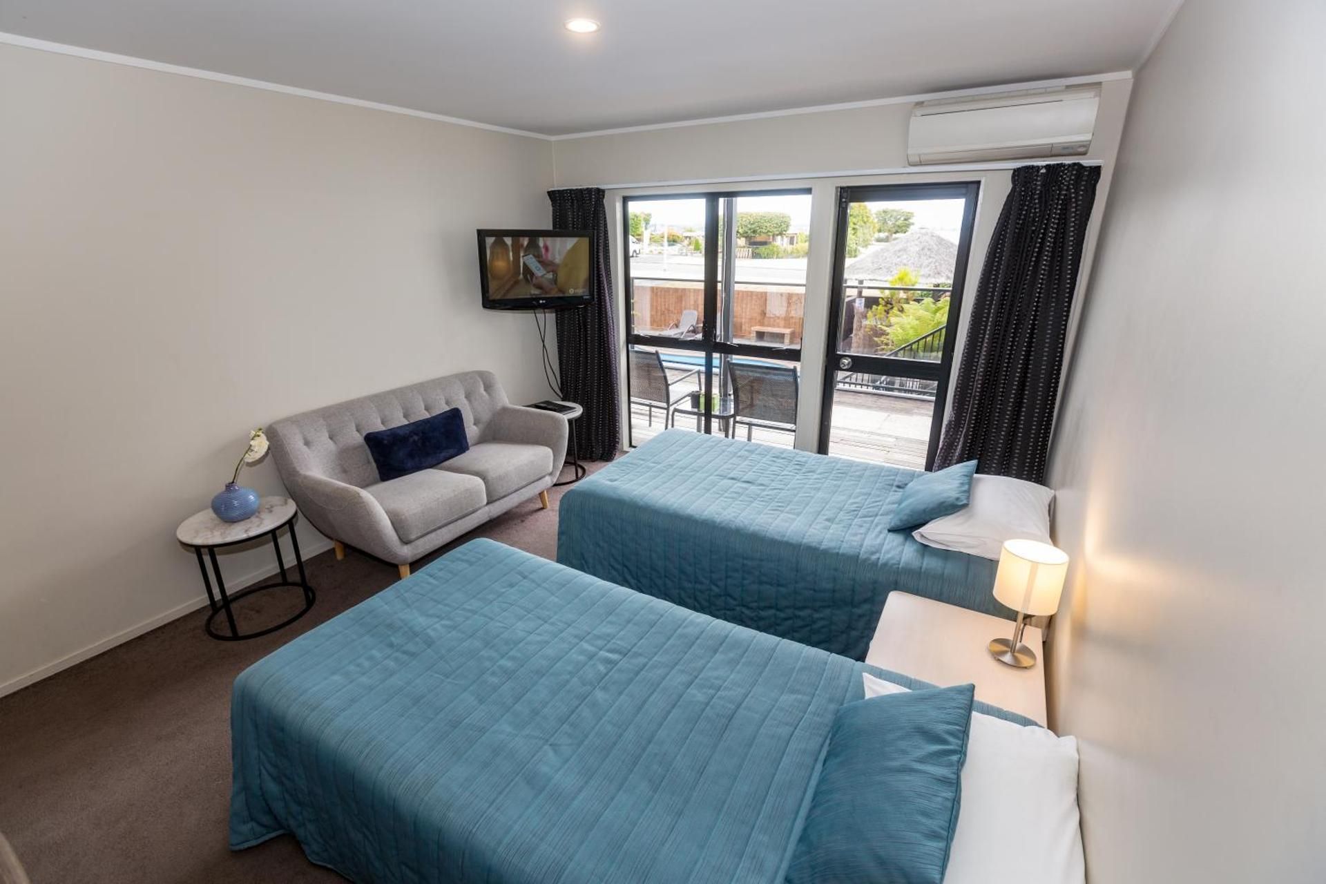 Le Chalet Suisse Motel Apartments 1 Bedroom Superior 2