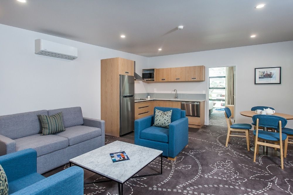 One88 On Commerce Two Bedroom Spa Suite 5