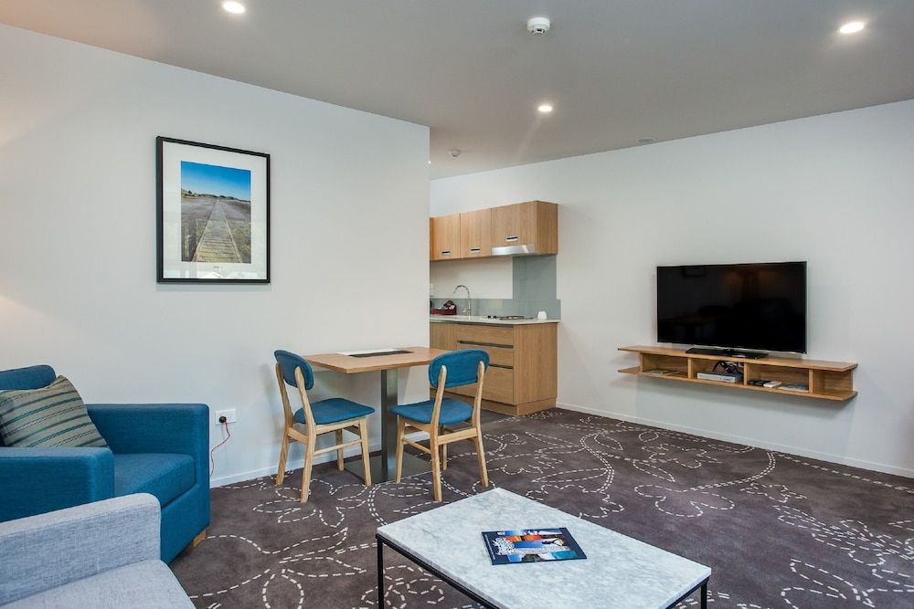 One88 On Commerce Deluxe Suite, 1 Bedroom, Jetted Tub 5