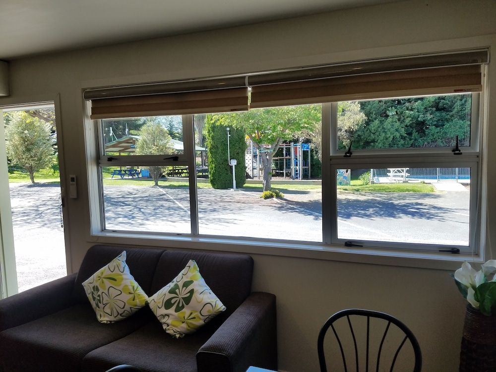 Blenheim Bridges Holiday Park Superior Self Contained Units 7