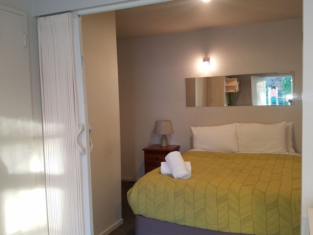 Blenheim Bridges Holiday Park Superior Self Contained Units 3