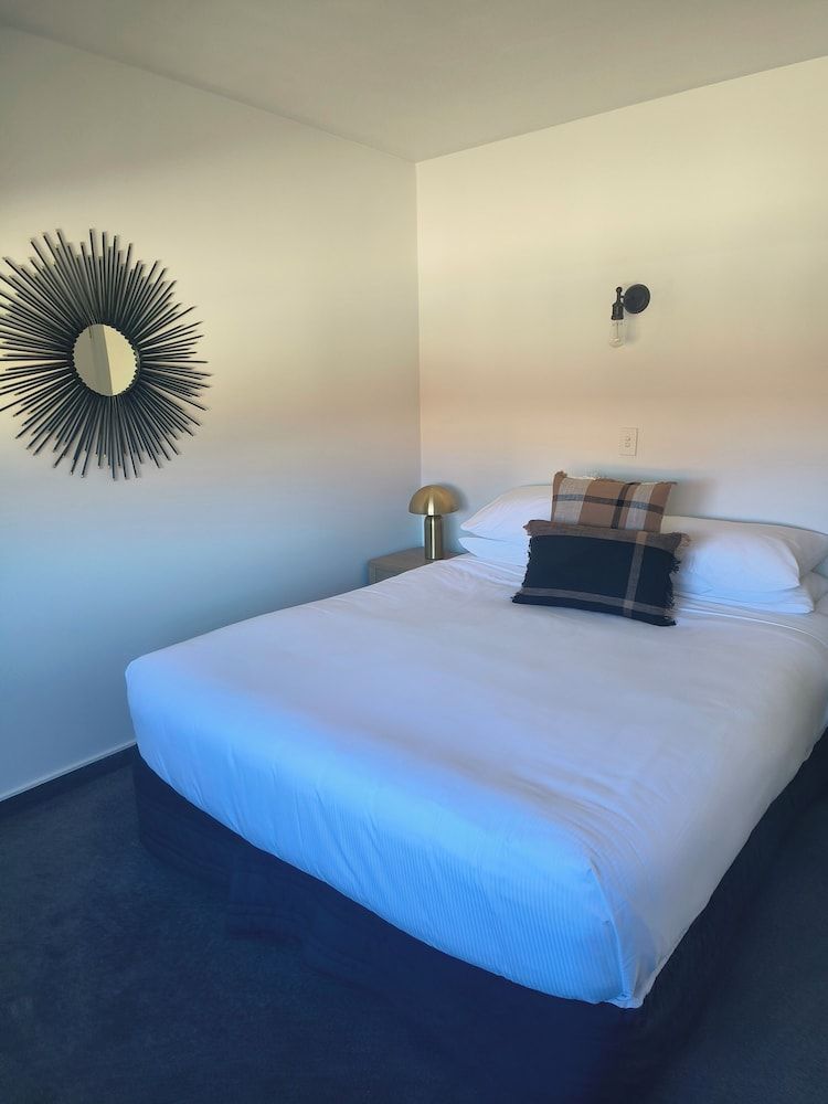 One Bedroom Apartment