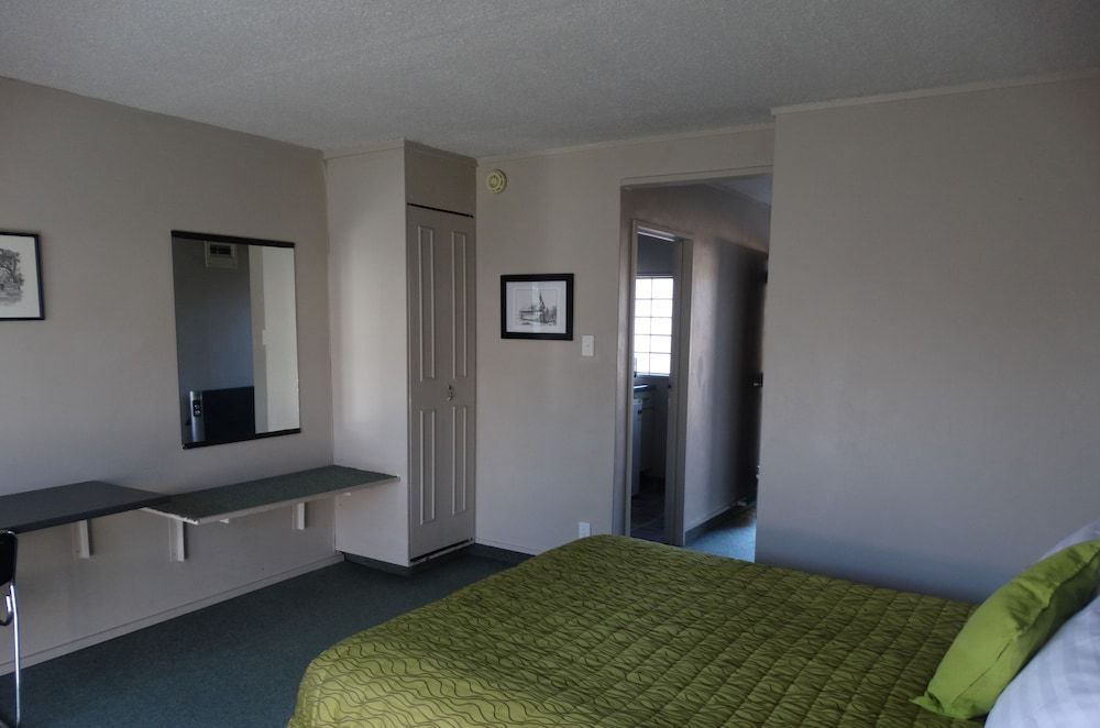 Standard Studio, 1 Queen Bed