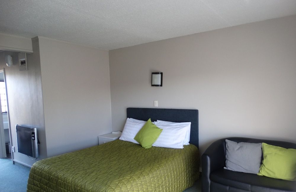 Standard Studio, 1 Queen Bed