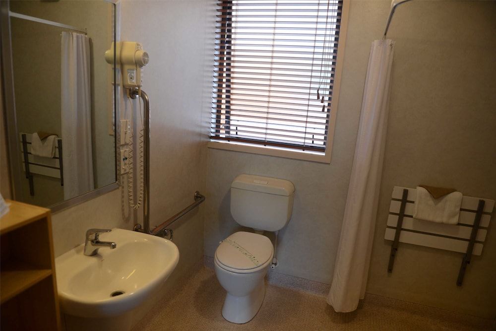 Victoria Court Motor Lodge Studio, 1 Queen Bed 3