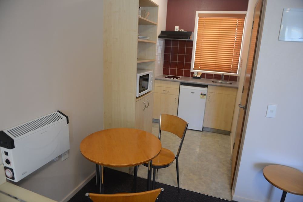 Victoria Court Motor Lodge Studio, 1 Queen Bed 4