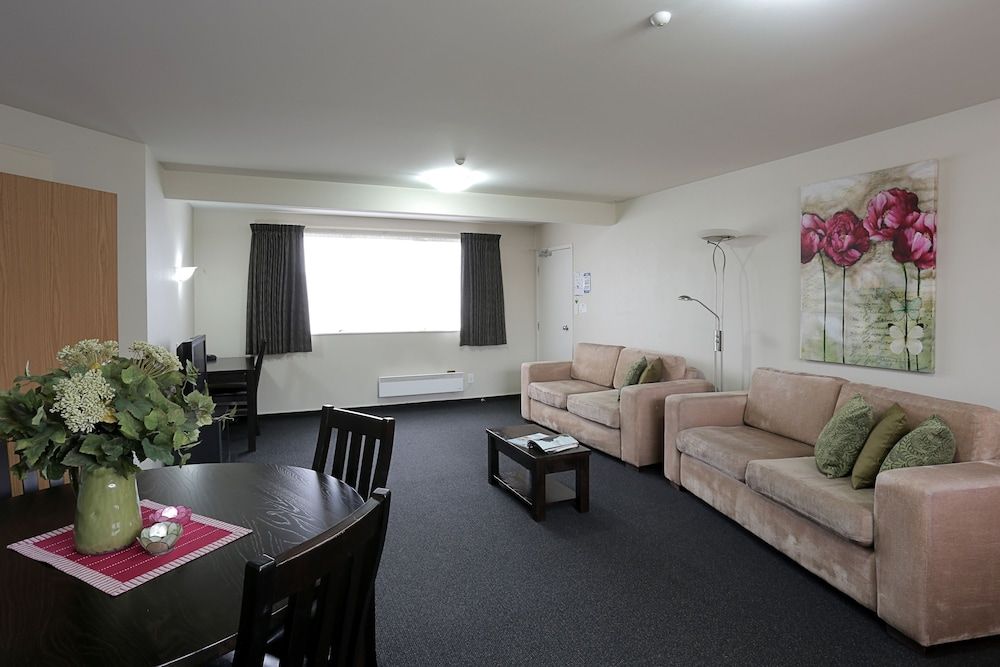 Homestead Villa Motel Family Apartment, 2 Bedrooms, Kitchen 4