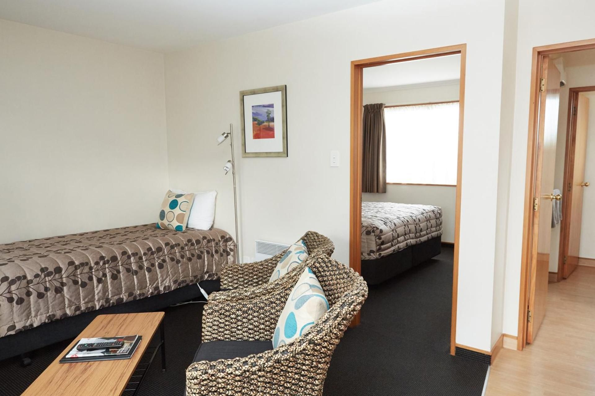 One-Bedroom Apartment King