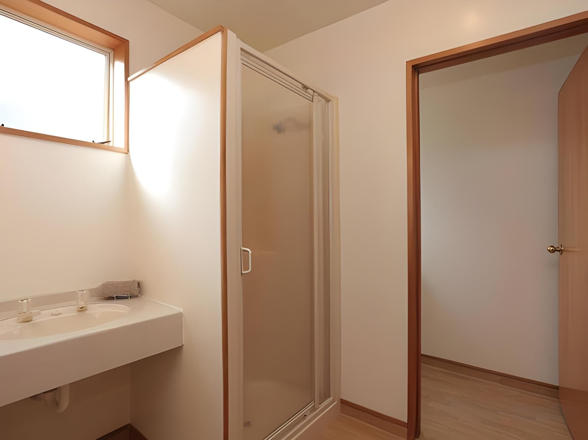 One-Bedroom Apartment King