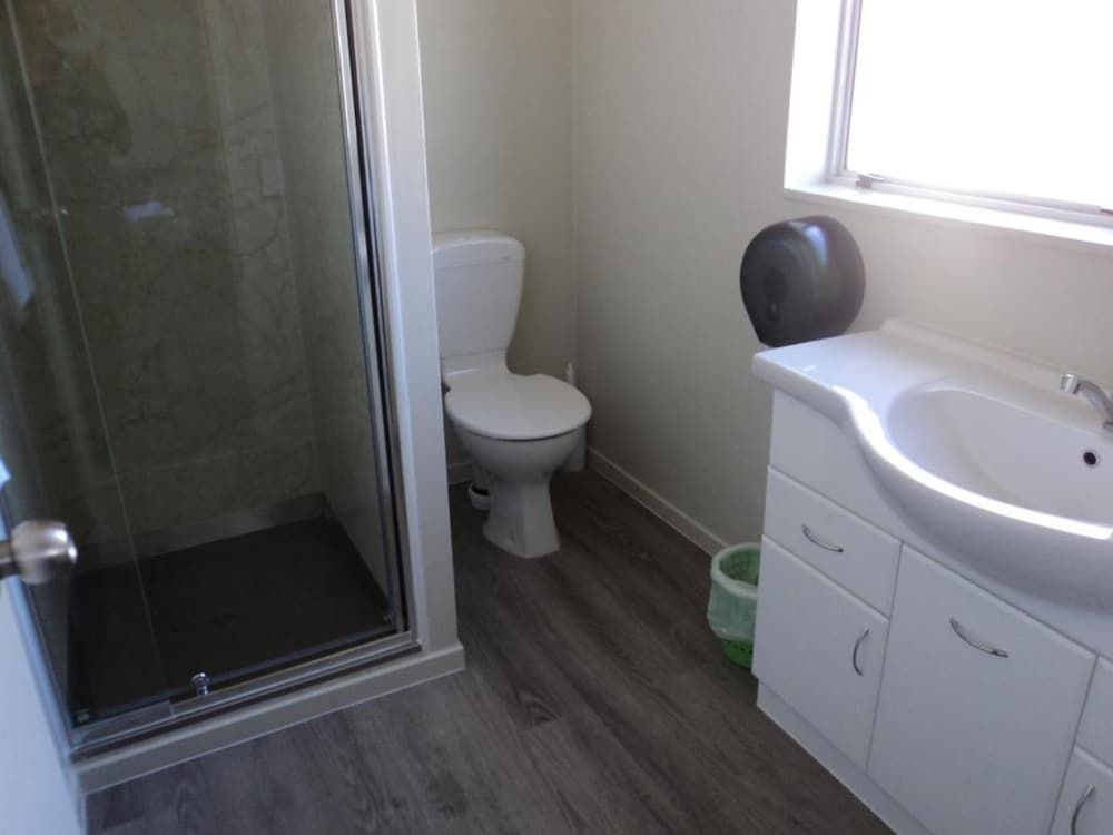 Ruapehu Mountain Motel & Lodge Standard Room, 1 Queen Bed, Ensuite 7