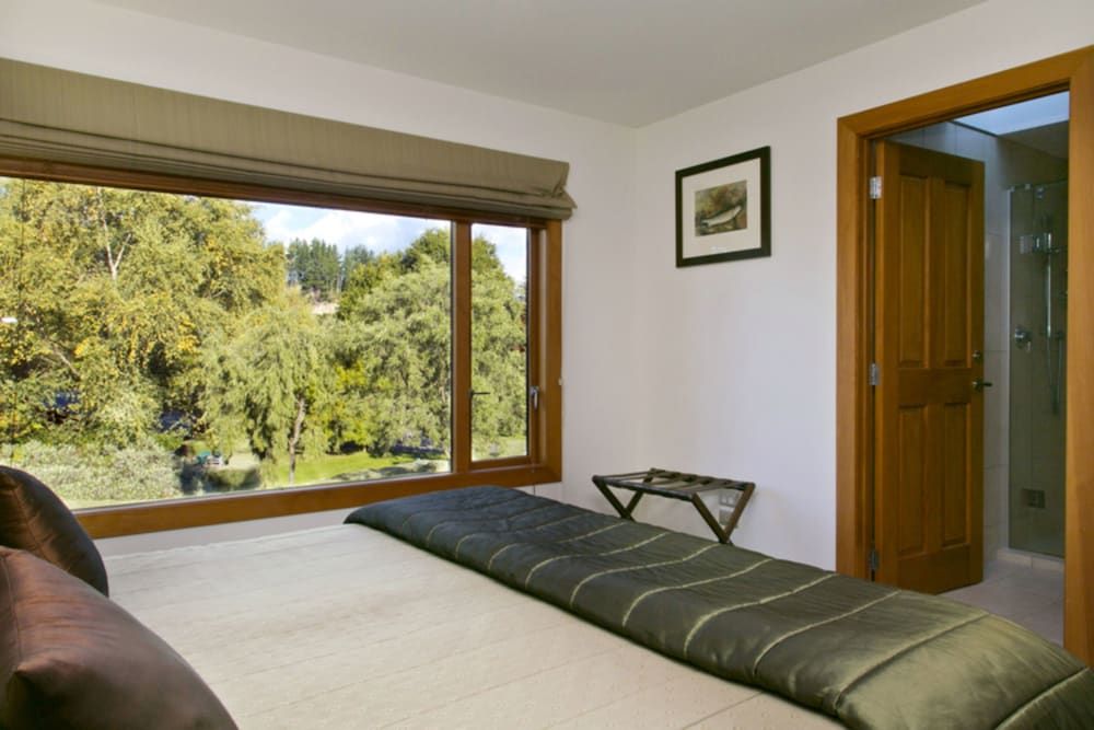 Tongariro Lodge Deluxe Villa, 4 Bedrooms 4