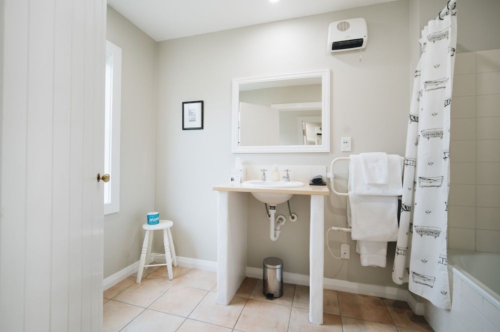 Brackenridge Country Retreat & Spa 4 Bedroom Cottage 4