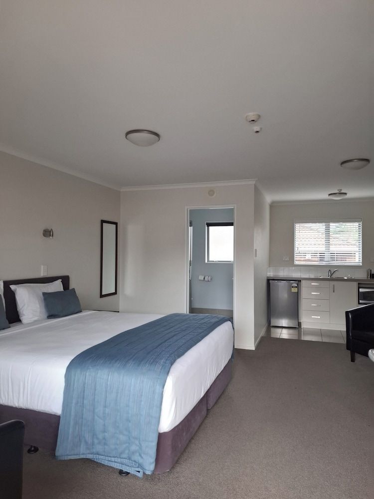 Aveda Motor Lodge Executive Studio, Non Smoking, Kitchenette 2