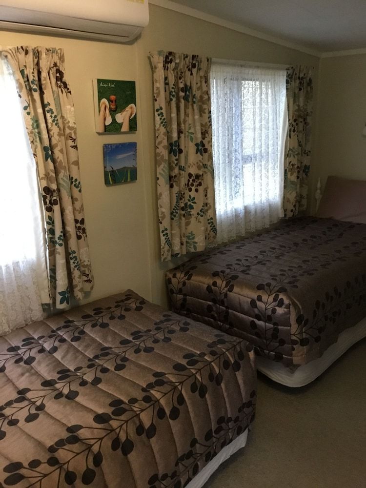 Twin Room (Room 5)