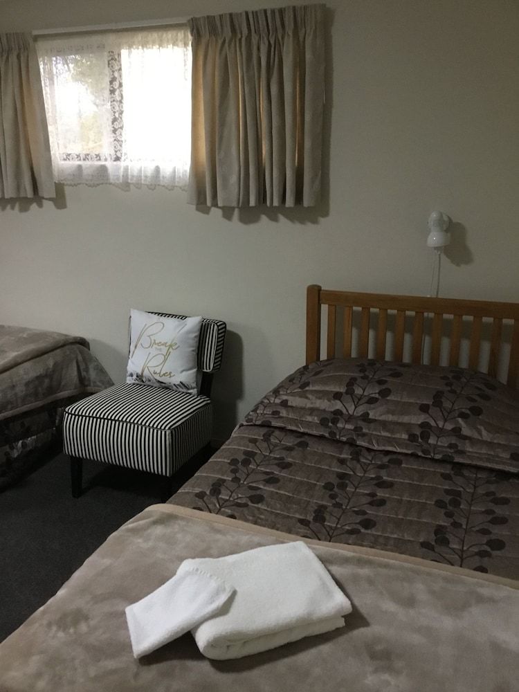 Family Room - Room 7