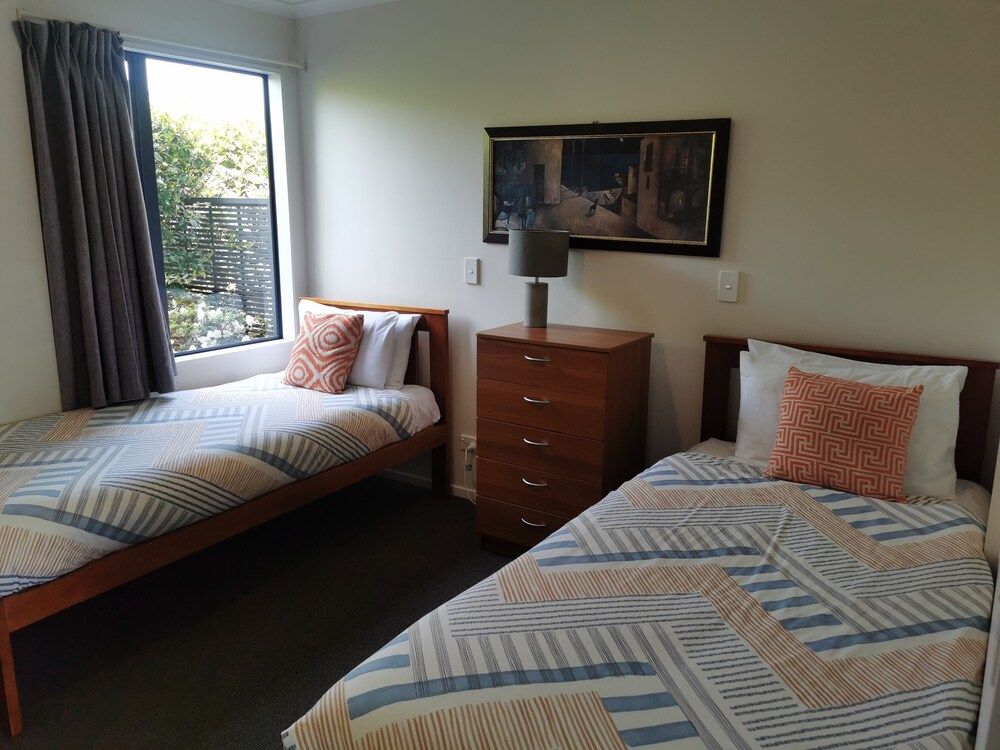 Standard Suite, 2 Bedrooms, Non Smoking, Kitchen (Units)