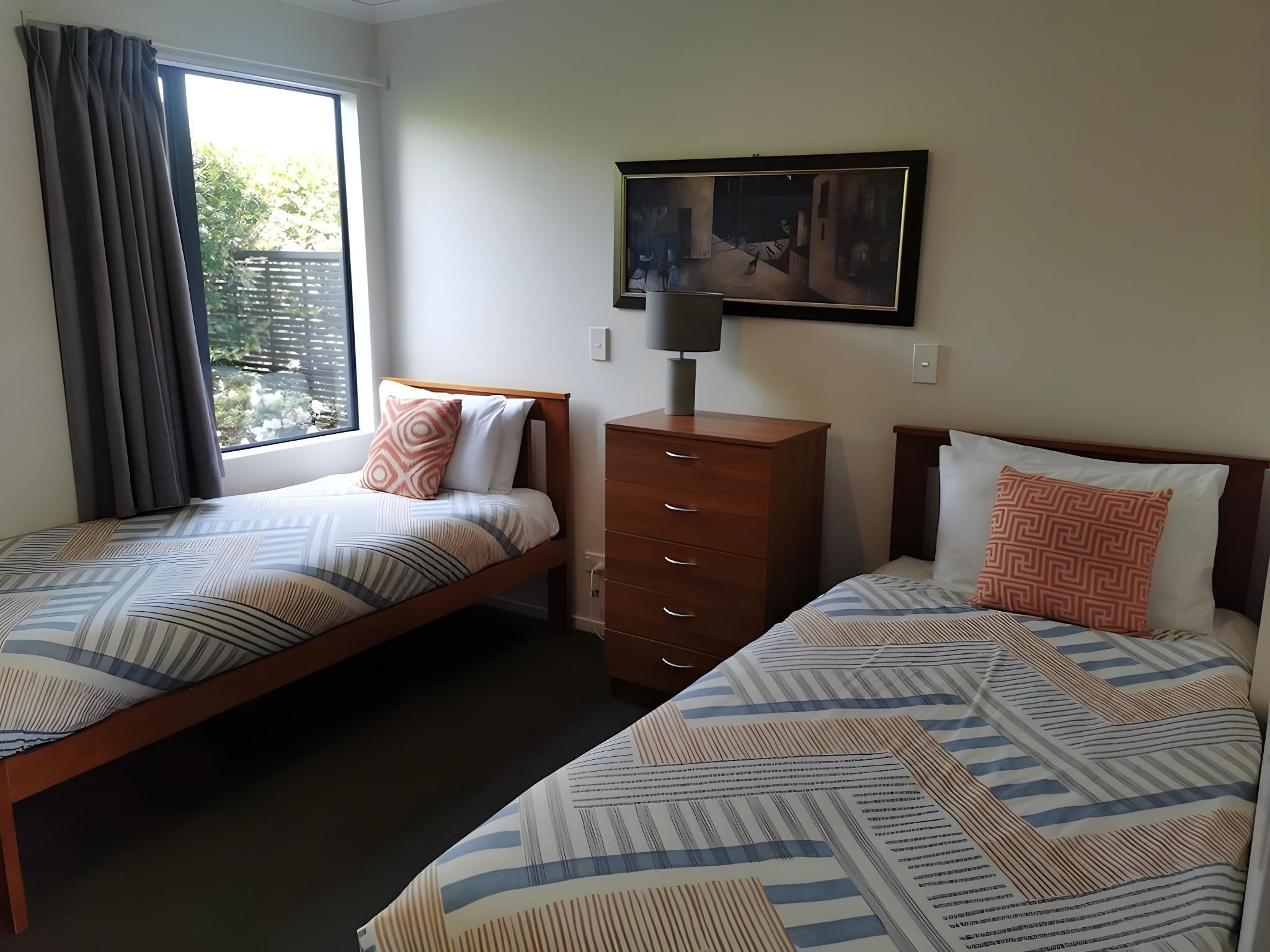 Standard Suite,2 Bedrooms,Kitchen (Units)