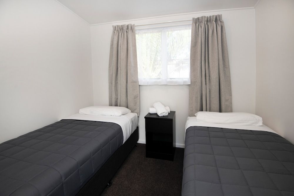 Sundowner Spanish Lady Motel Standard Apartment, 2 Bedrooms 3