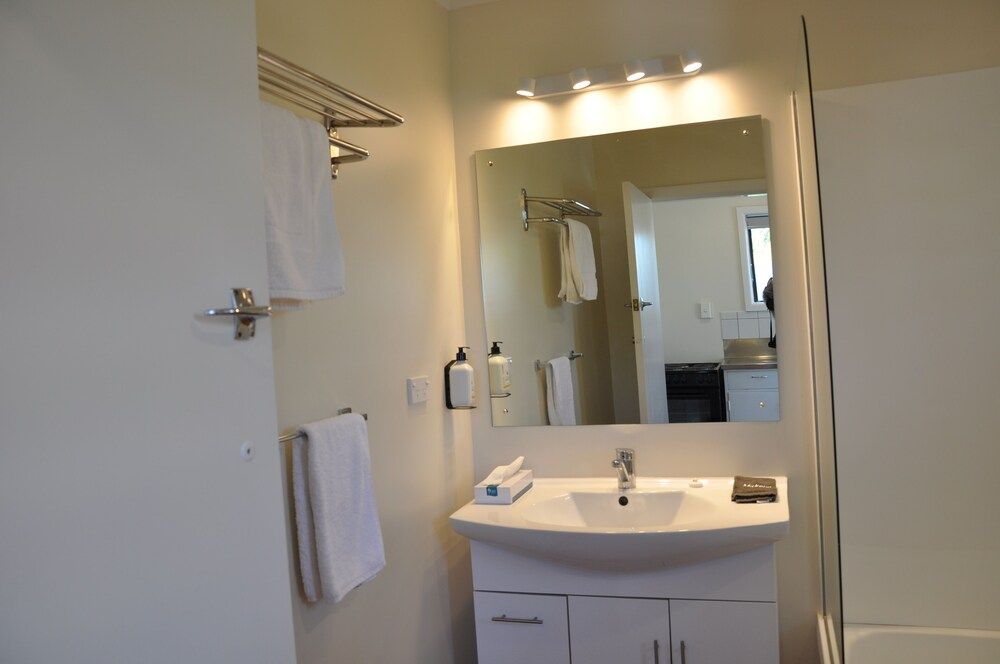 Balmoral Motel Two Bedroom 8