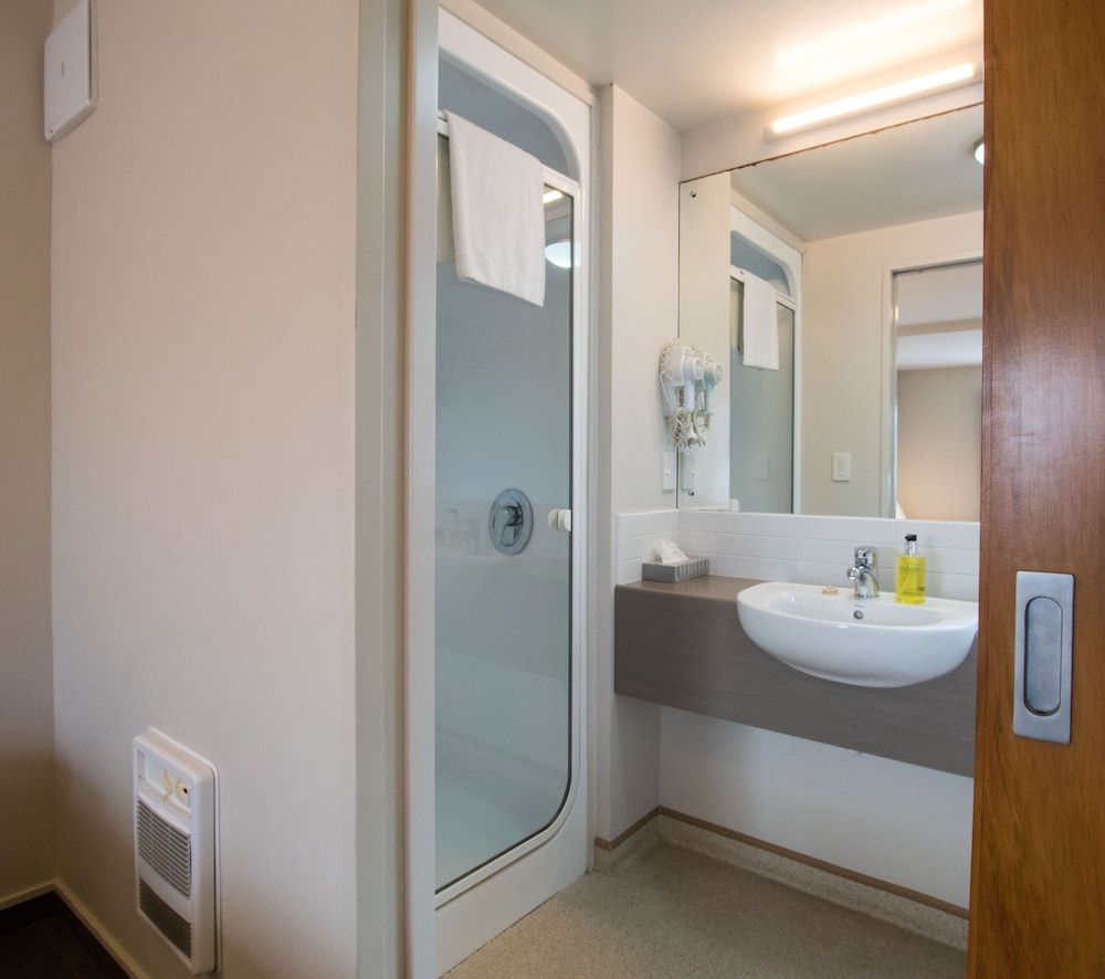 Bella Vista Motel Kaikoura Standard Studio, 1 Queen Bed 9