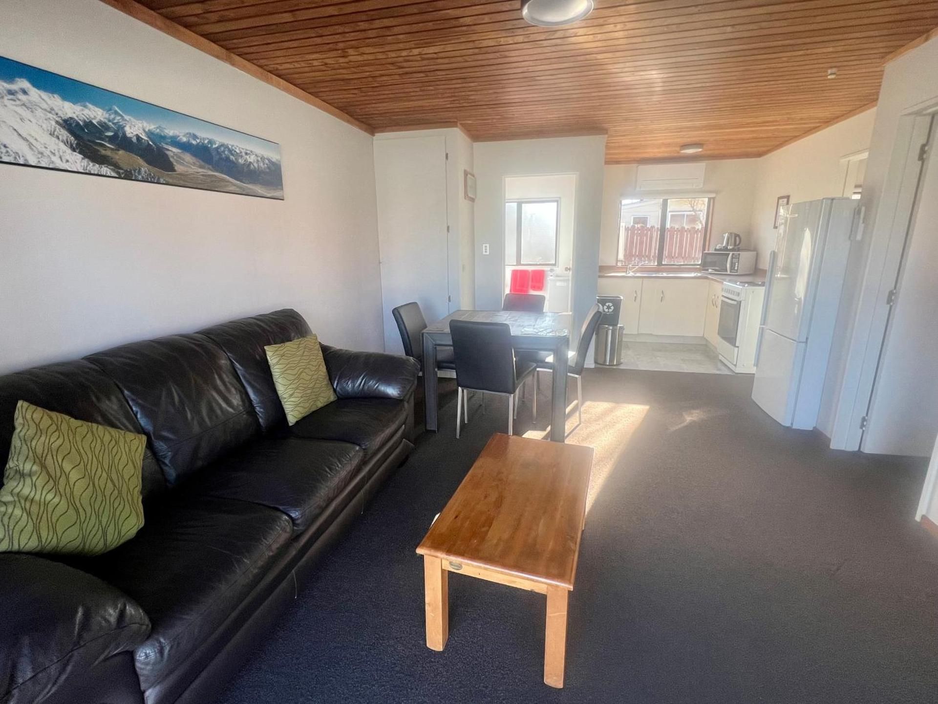 Pinewood Motels Two-Bedroom Apartment - Sleeps 5