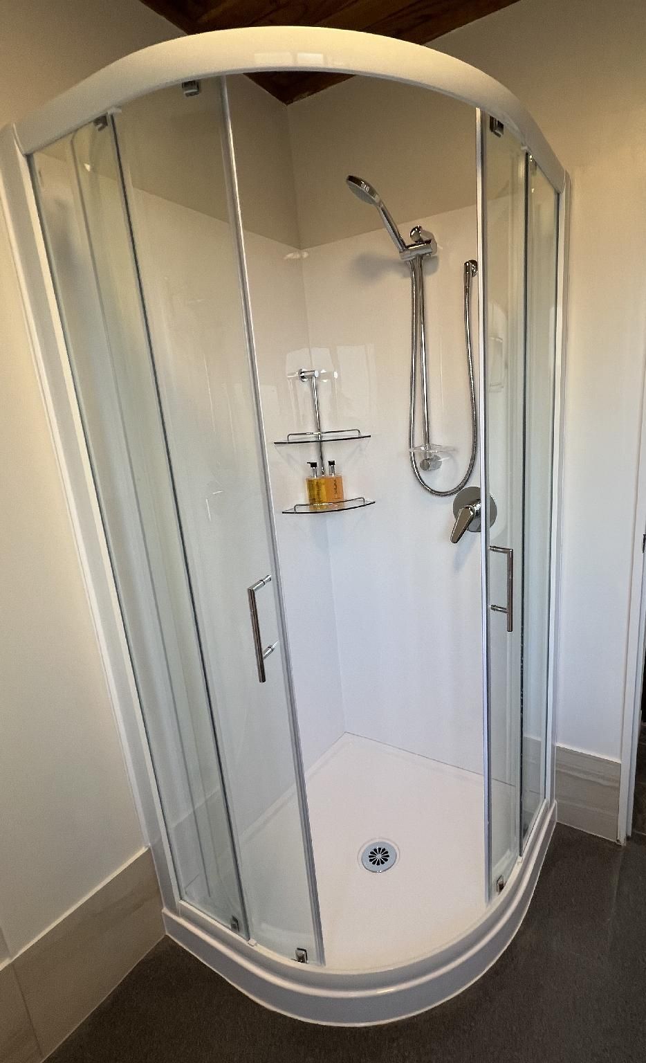 Pinewood Motels Studio Unit No. 6 (Twin) 2