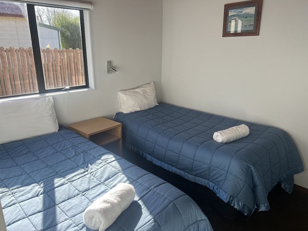 Pinewood Motels Apartment, 2 Bedrooms (Unit 2)