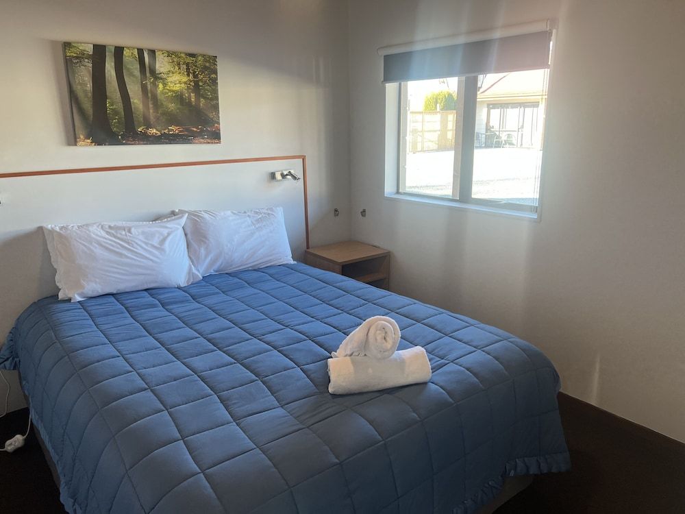 Pinewood Motels Apartment, 2 Bedrooms (Unit 2) 2