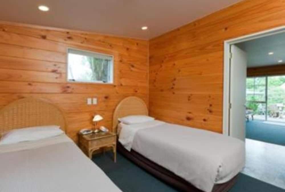 One Bedroom Twin Apartment