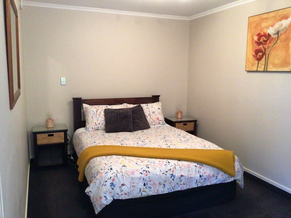 Fiordland Great Views Holiday Park Park Motel - 2 Adults