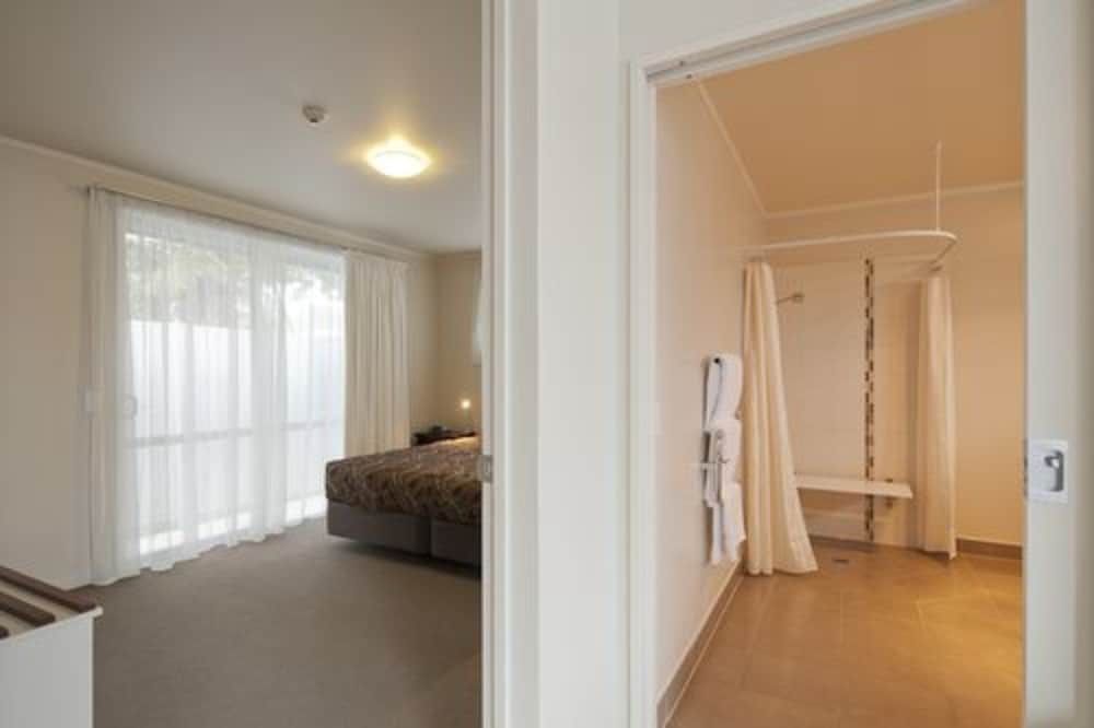 Atrium on Ulster Standard Suite, 2 Bedrooms, Non Smoking, Kitchenette (Access)