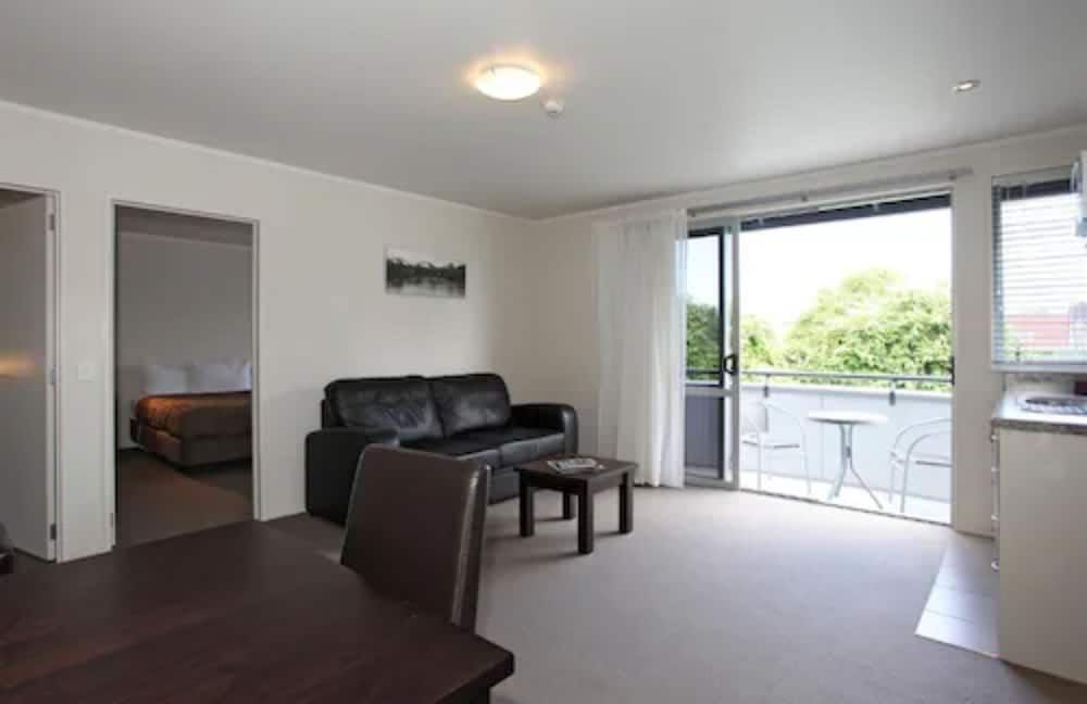 Atrium on Ulster Standard Suite, 1 Bedroom, Non Smoking, Kitchenette (S/K & Single) 4