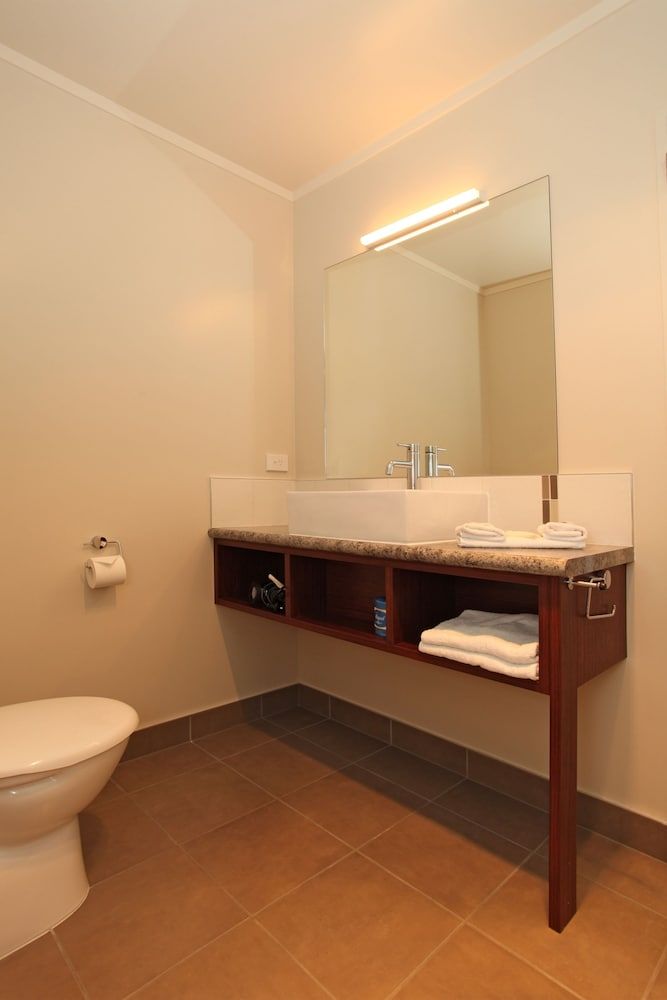 Atrium on Ulster Standard Suite, 2 Bedrooms, Non Smoking, Kitchenette (Sleeps 4-5) 2