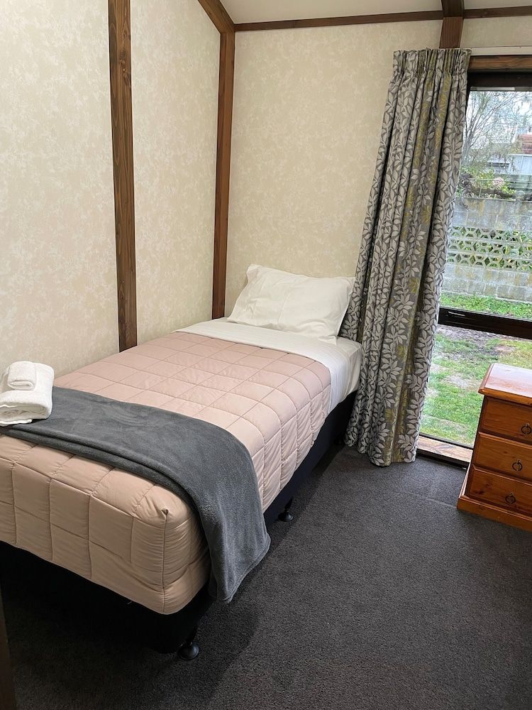 Middle Park Motel Three Bedroom House