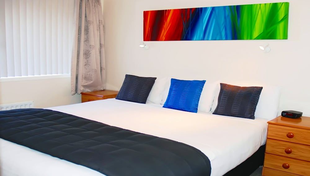 Standard Suite, 2 Bedrooms, Non Smoking, Kitchen (unit)