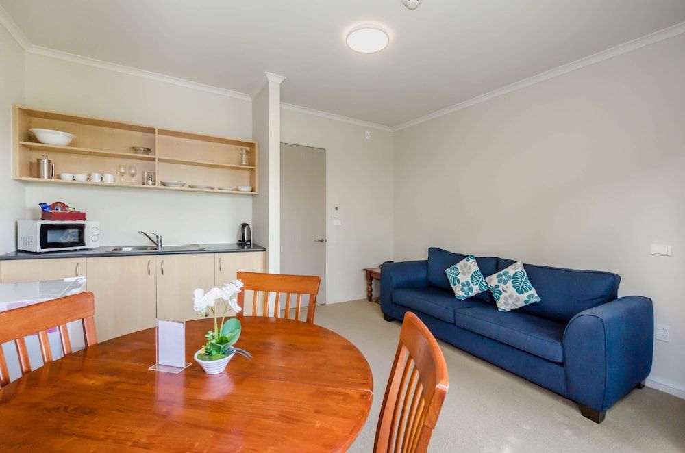 Raumati Sands Resort Studio Apartment 2