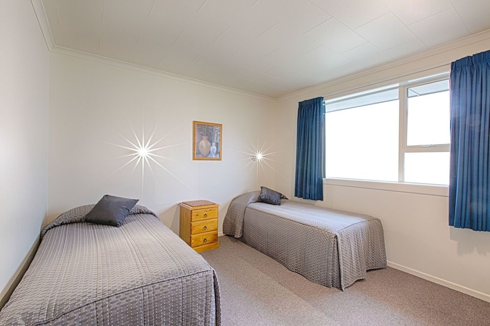 Superior One Bedroom Apartment