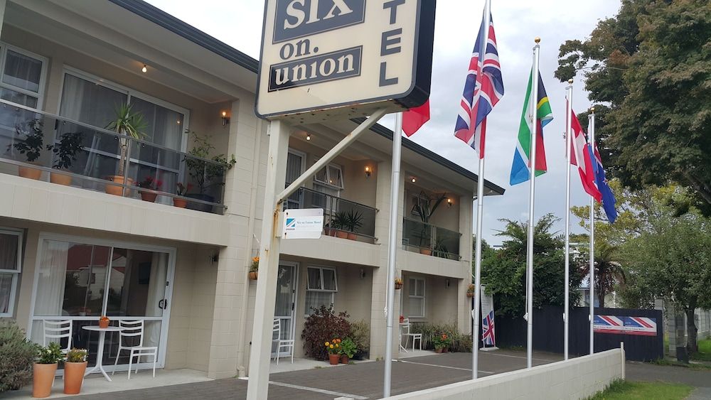 undefined Six on Union 4