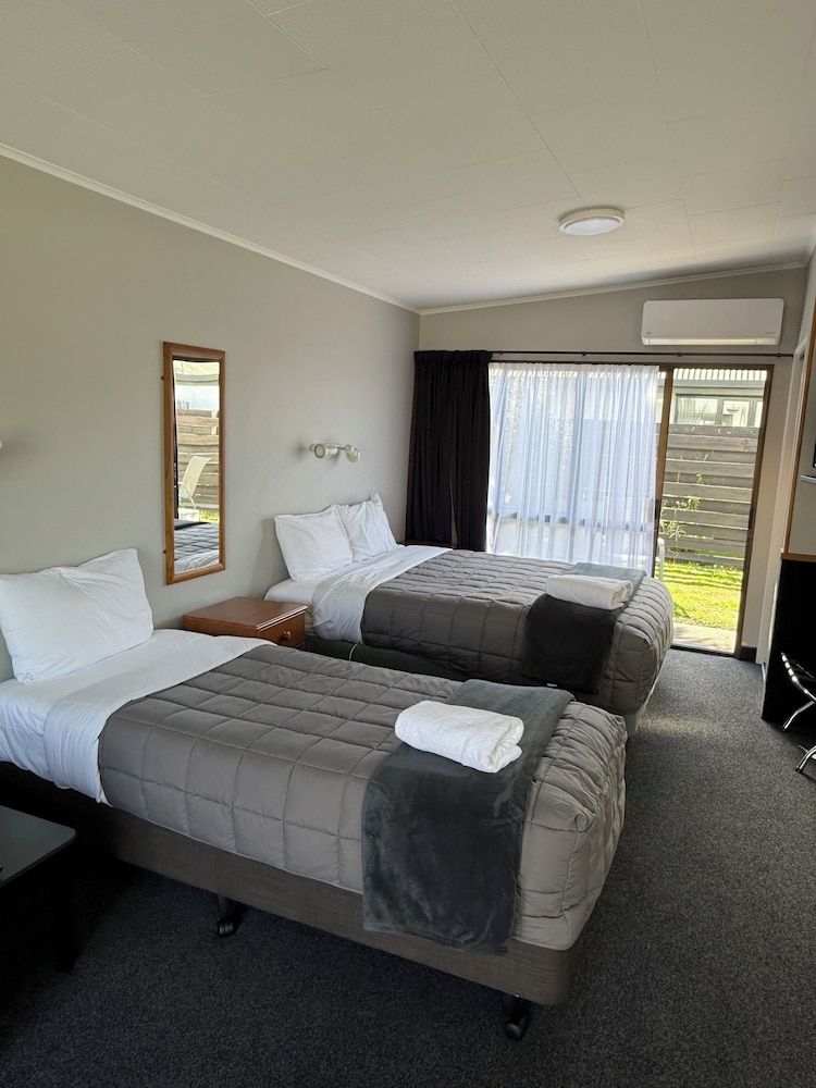 Sundowner Motel Queen Studio 3