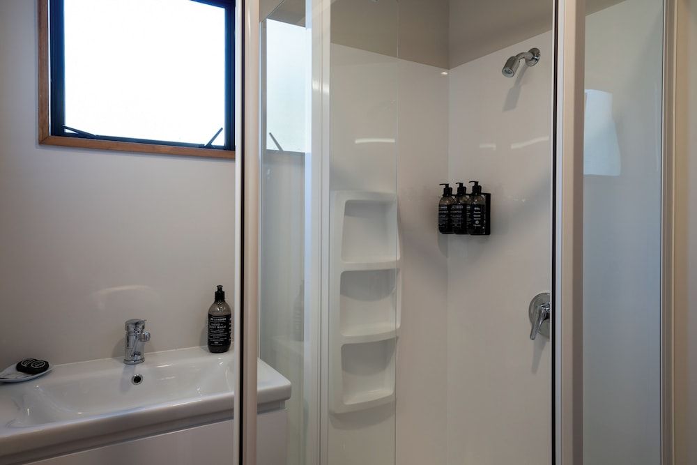 ASURE Highpark Motor Inn One Bedroom Apartment 4