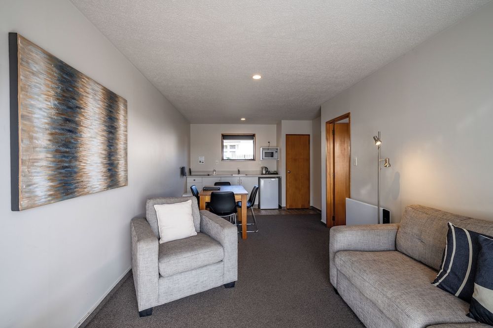 ASURE Highpark Motor Inn One Bedroom Apartment 7