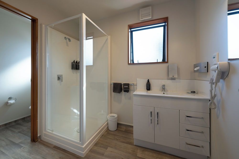 ASURE Highpark Motor Inn Two Bedroom Apartment 9