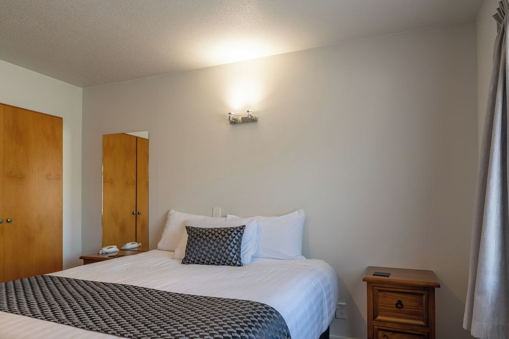 ASURE Highpark Motor Inn Two Bedroom Apartment 6