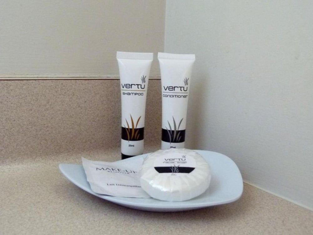 ASURE Highpark Motor Inn Two Bedroom Accessible Shower 2