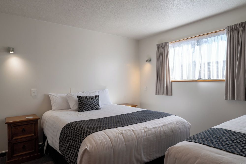 ASURE Highpark Motor Inn Two Bedroom Apartment 4