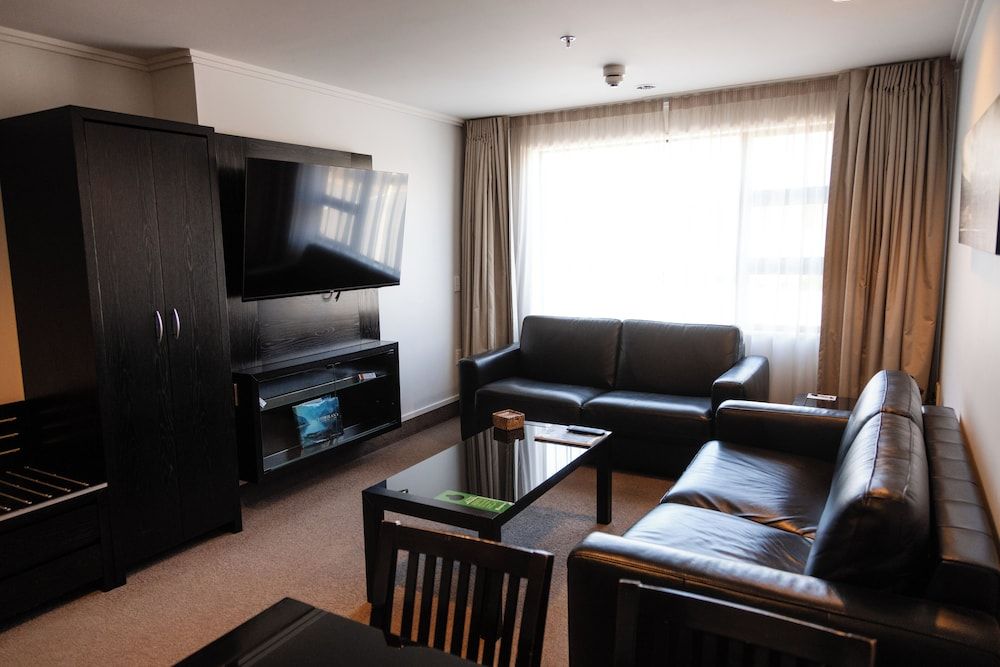 Ascot Park Hotel Apartment, 1 Bedroom, Jetted Tub 6