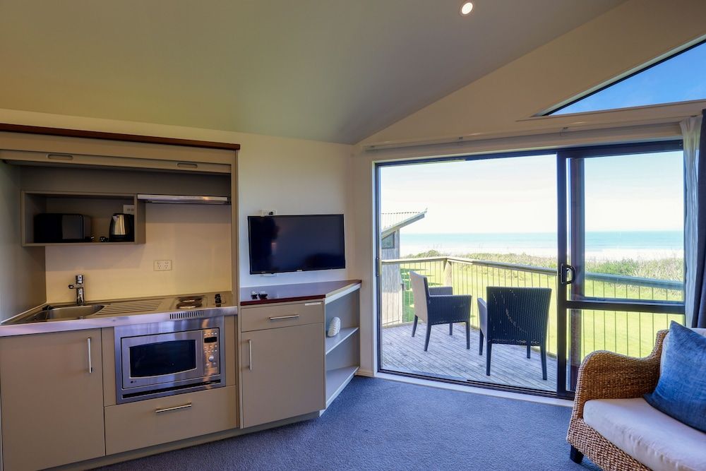 Castaways Resort Standard Studio, Kitchenette, Ocean View (Stylish Studio) 14