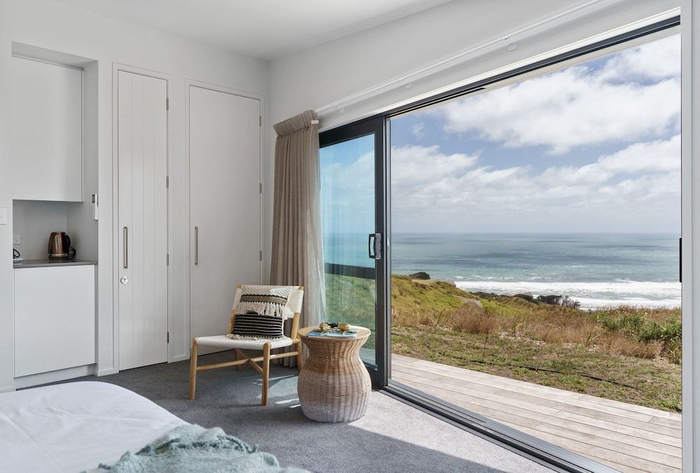 Castaways Resort Standard Room 6